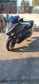 Yamaha TMax 560