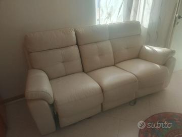 Divano in pelle beige