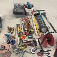 Lotto attrezzi manuali professionali da cantiere
