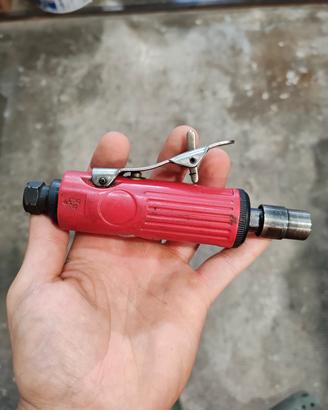 levigatrice a penna pneumatica 