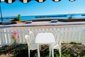 Fronte mare:monolocale a 10mt dalla spiaggia
