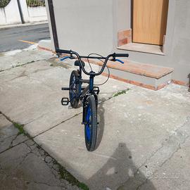 Bicicletta BMX  cc 20, nuova 