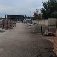 Capannone commerciale