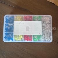 Scatola di LED colorati assortiti