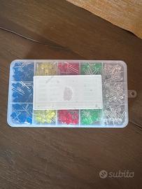 Scatola di LED colorati assortiti