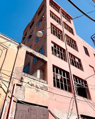 Struttura 2500mq Cielo-Terra pressi via Plebiscito