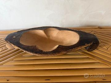 ciotola/vassoio artigianale in legno intagliato
