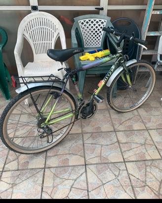 bici MTB da 26 copertone avanti da cambiare 