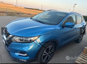 Nissan Qashqai N-Connecta N1 – Autocarro 5 post