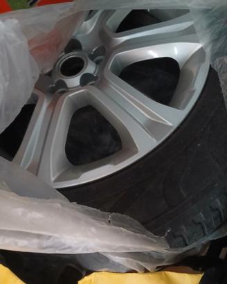 Cerchi e gomme range rover evoque