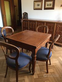 Tavolo e 4 sedie - legno