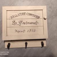 Portachiavi da muro in legno