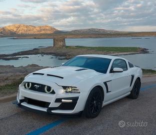 FORD Mustang GT Premium 2013