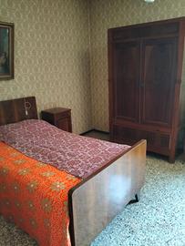 Camera da letto singola vintage