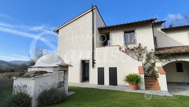 Appartamento di 108 m² con 4 locali a Vicchio