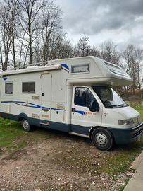 Camper mansardato C.I. International