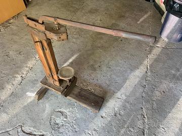 Macchina tappatrice vintage