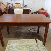 tavolo  in legno massello