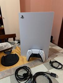 PlayStation 5 Standard 825GB + Dock di ricarica Du