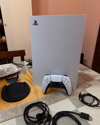 PlayStation 5 Standard 825GB + Dock di ricarica Du
