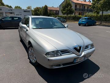 Alfa Romeo 166