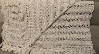 Copriletto nuovo in pizzo colore écru