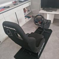 Volante Logitech con postazione (senza sedile)