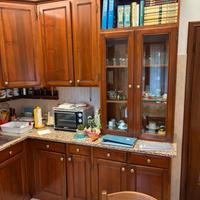 Cucina ad angolo in ciliegio