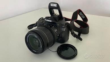 Canon EOS 100d con 18-55mm IF STM e accessori