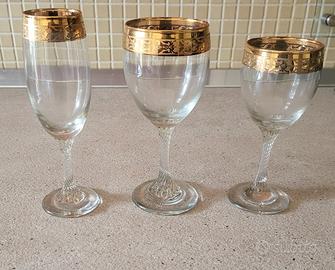 Tris di bicchieri per 12 coperti