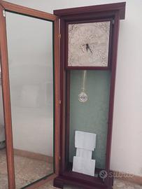 Orologio a pendolo da terra in argento