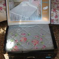 Trapunta in raso Italia vintage, volant copriletto