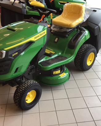 Trattorino John Deere X117R Nuovo