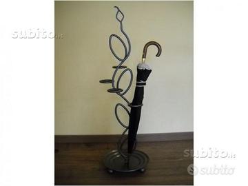 Portaombrelli in ferro battuto