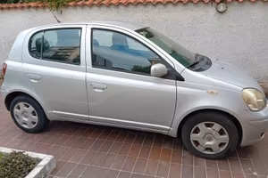 Yaris 2004