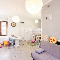 VILLETTA A SCHIERA CON TERRAZZO