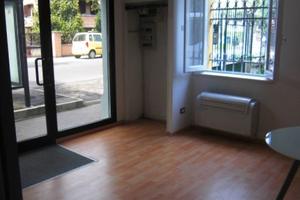 Piccolo negozio/ ufficio ristrutturaro