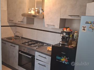 Cucina completa usata in bono stato funzionante