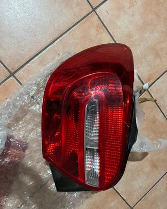 Faro/sto posteriore mercedes