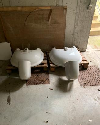Coppia. Lavandini IDEAL STANDARD