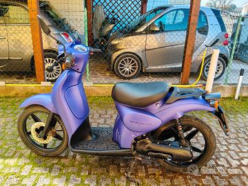 Scooter Scarabeo 50cc 2T usato 