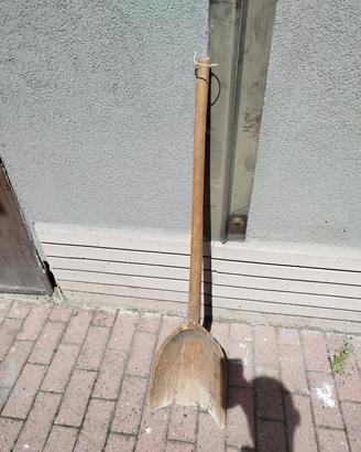 Utensili agricoli antichi 