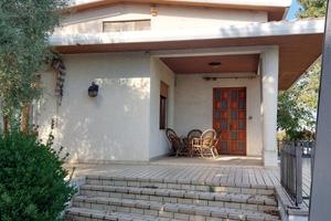 Villa singola su piani sfalsati