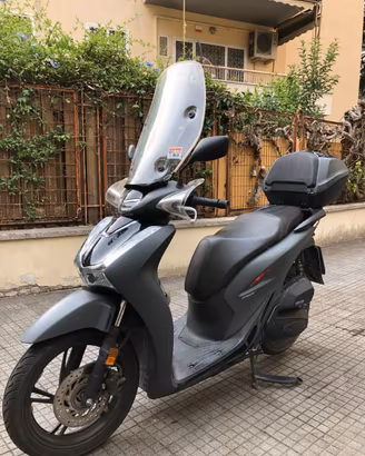 Honda SH 150 Sport ABS 2021 - Bauletto, Parabrezza