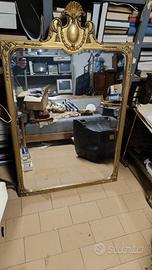 antica specchiera dorata in legno vintage