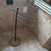 Piantana porta asciugamani in ferro battuto emarmo