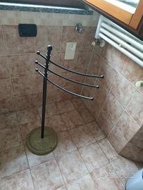 Piantana porta asciugamani in ferro battuto emarmo