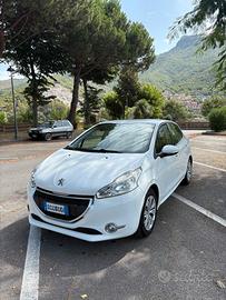 Peugeot 208 1.2 VTi 82cv
