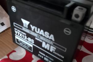 batteria yuasa 
