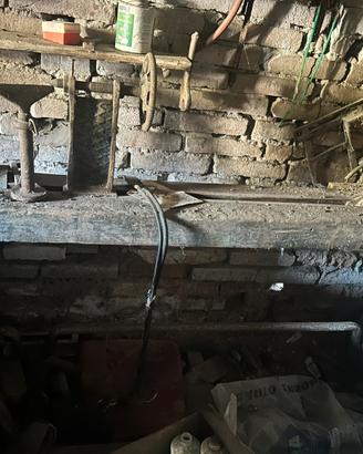 Antico tornio per legno